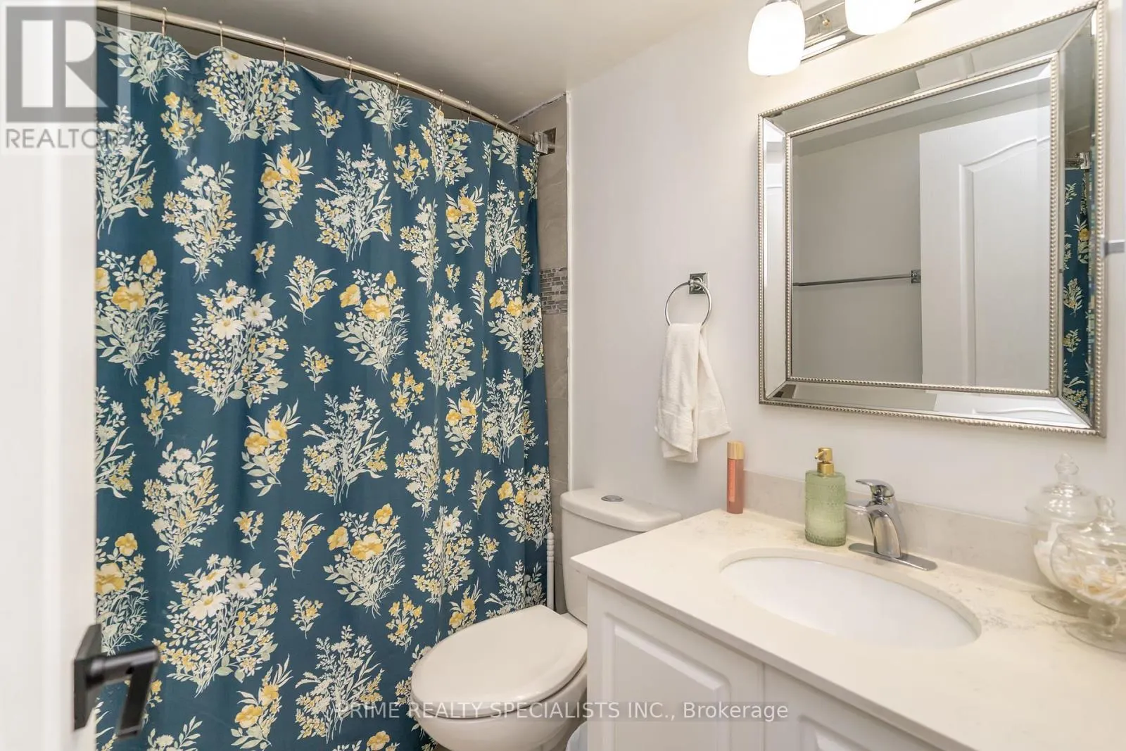 611 - 26 HANOVER ROAD