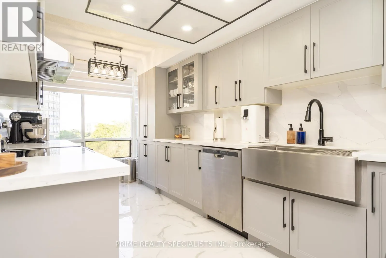 611 - 26 HANOVER ROAD