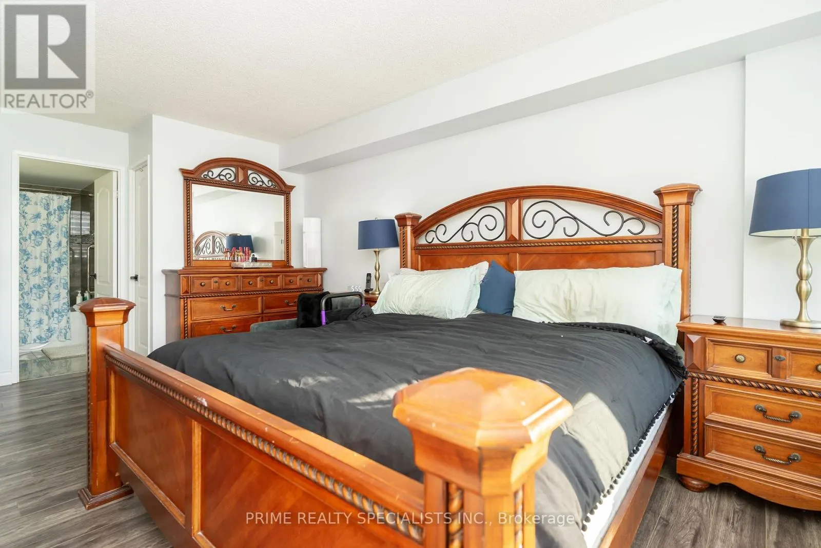 611 - 26 HANOVER ROAD