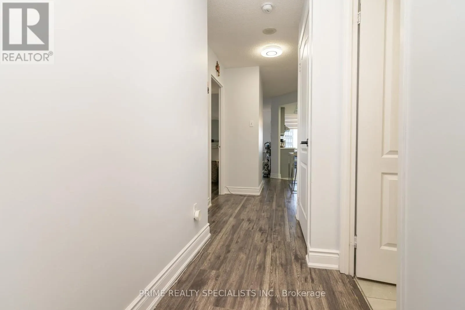 611 - 26 HANOVER ROAD