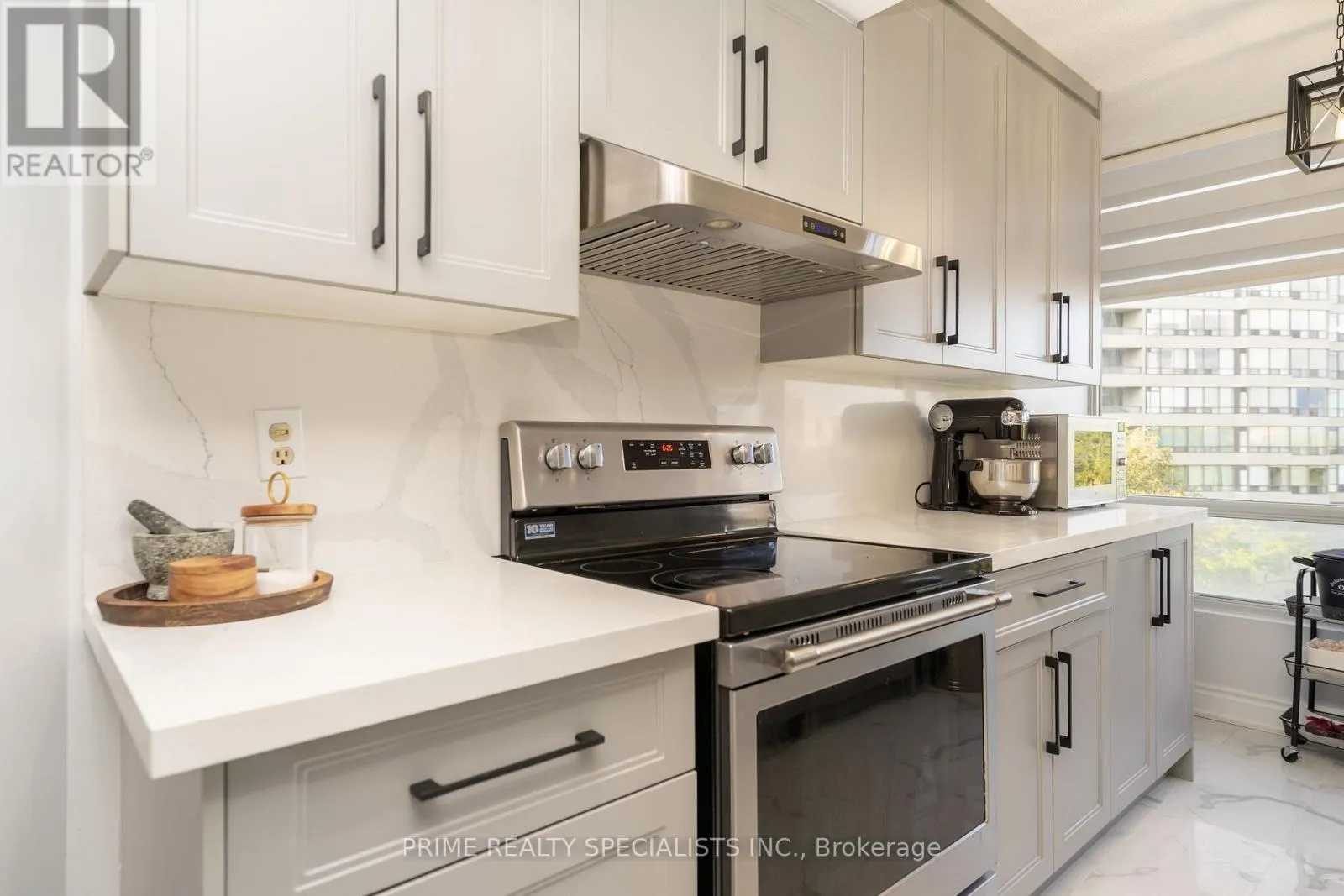 611 - 26 HANOVER ROAD