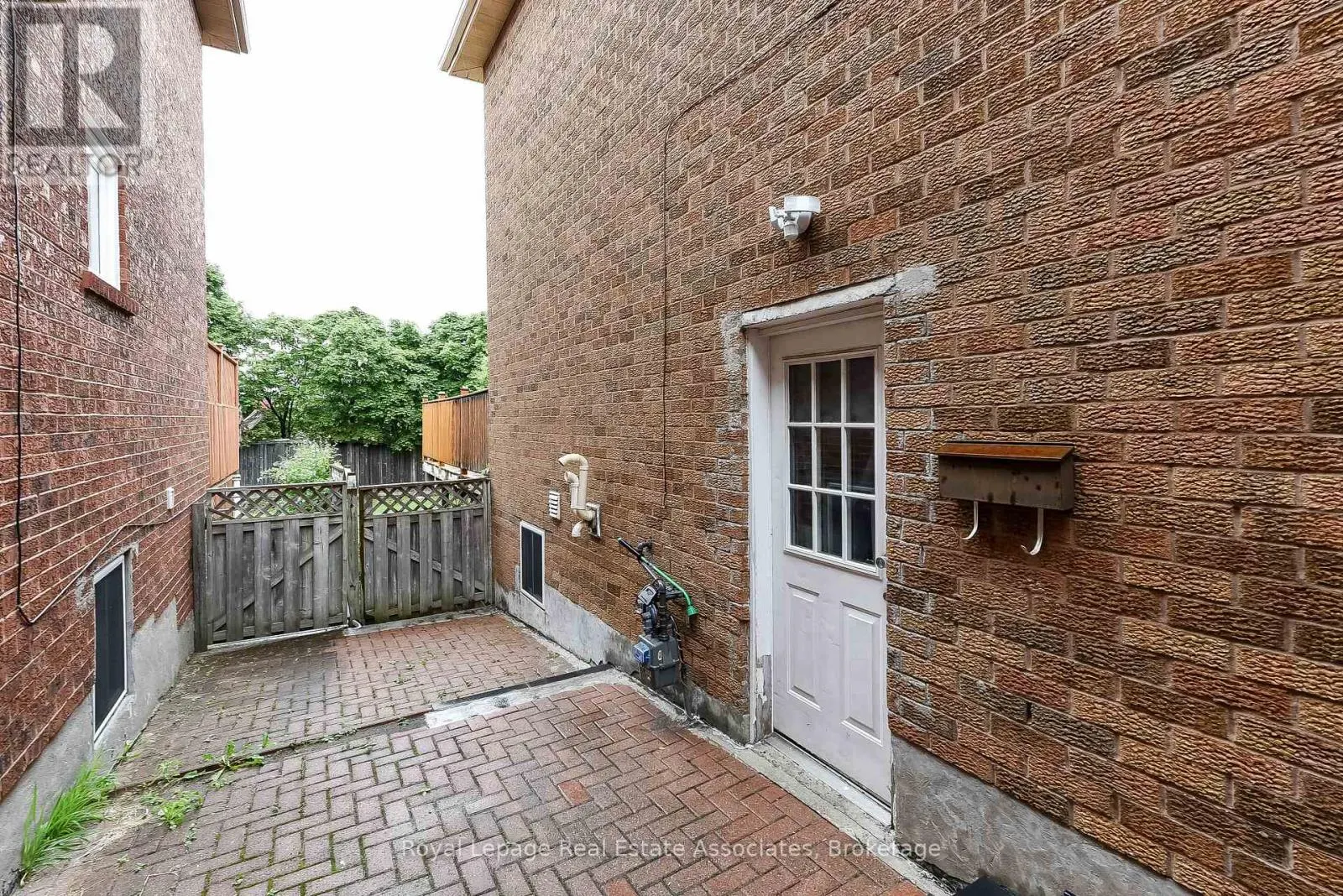 631 ASHPRIOR AVENUE