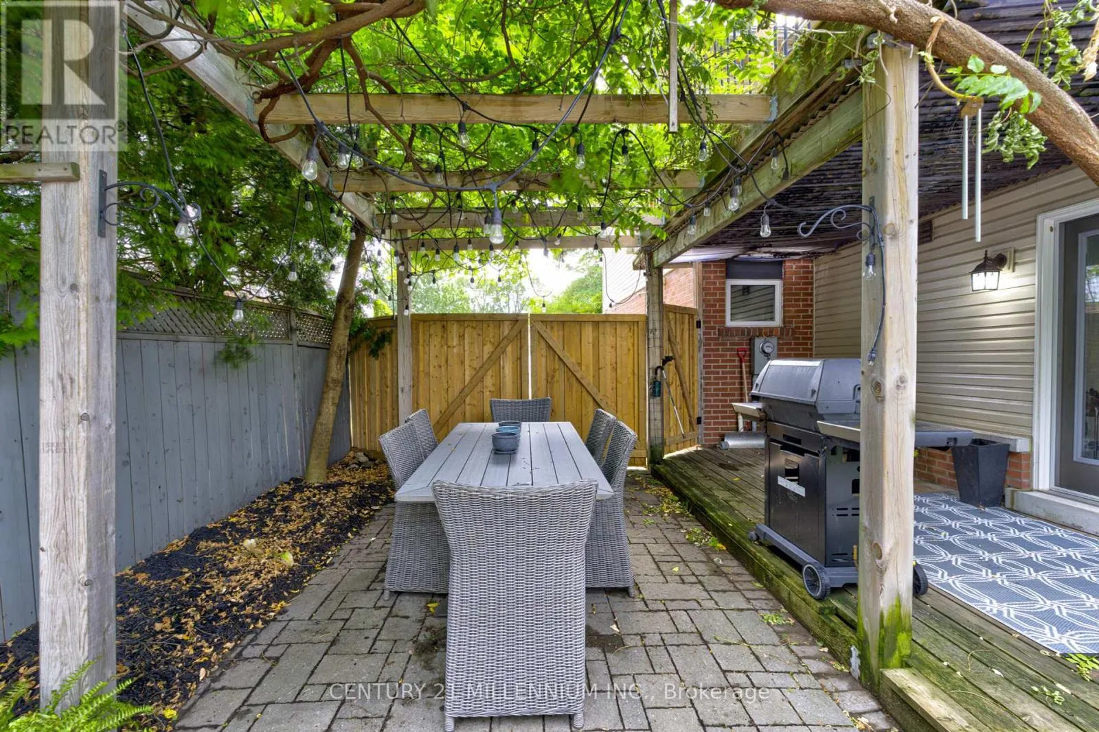 17 EVESHAM CRESCENT