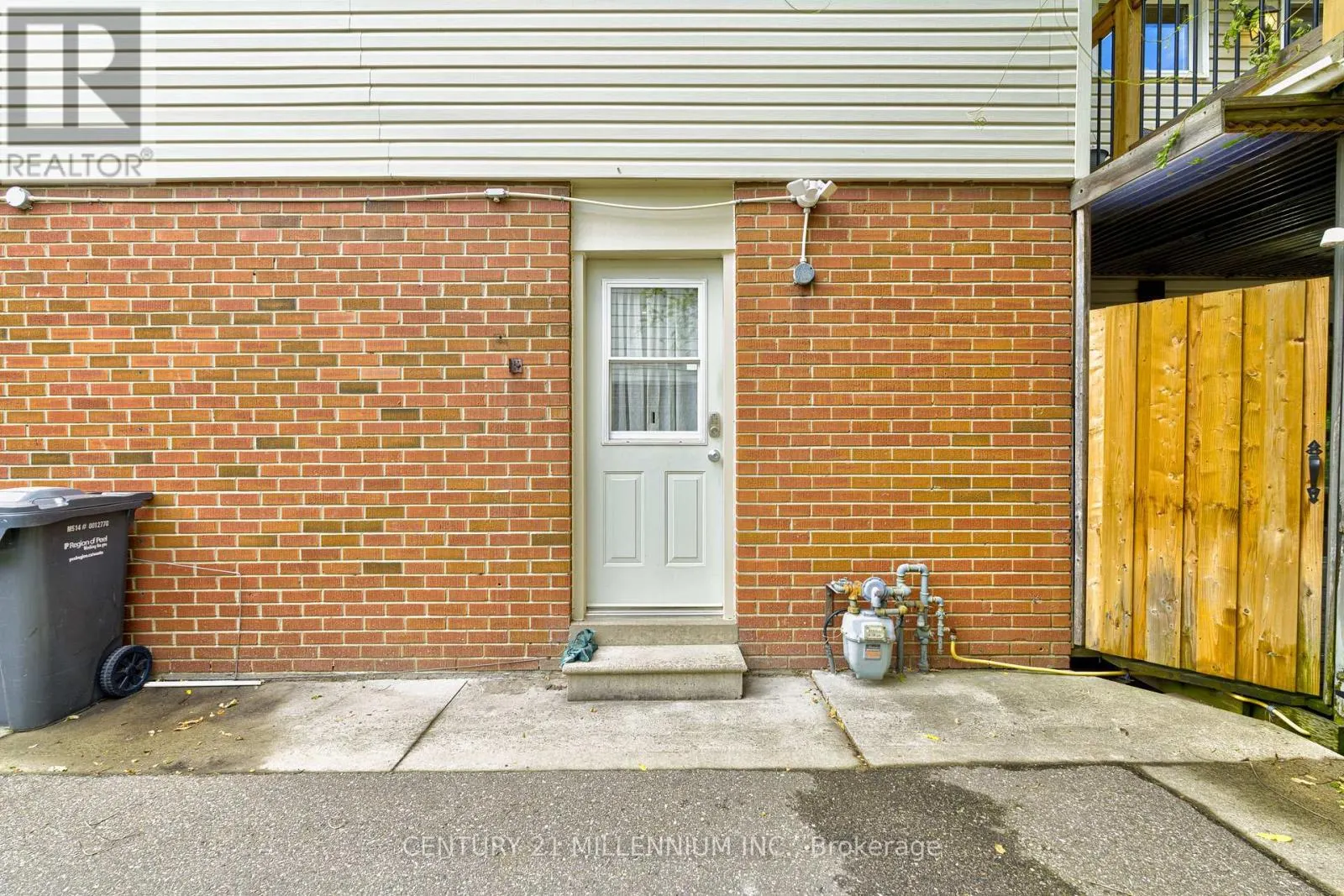 17 EVESHAM CRESCENT