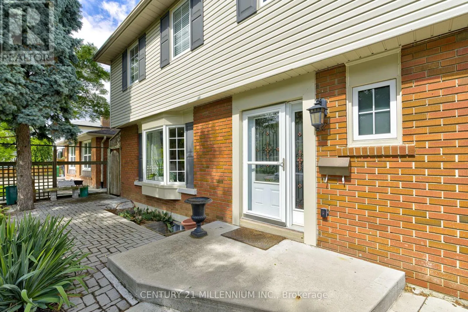17 EVESHAM CRESCENT