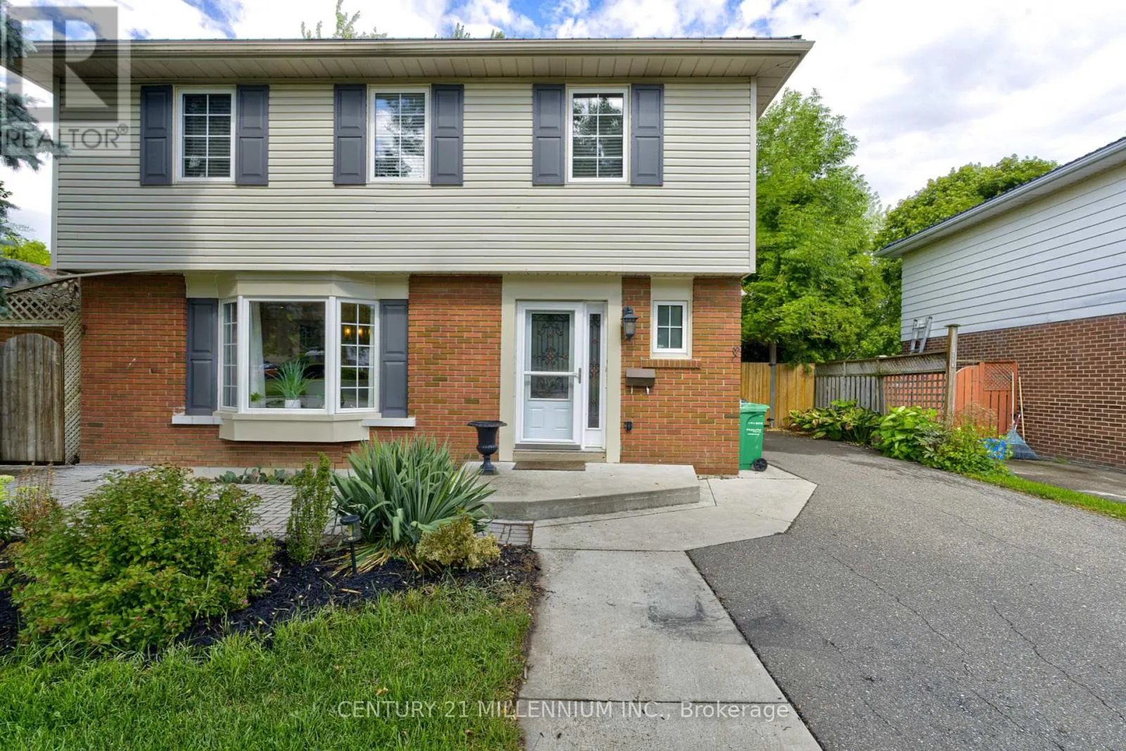 17 EVESHAM CRESCENT