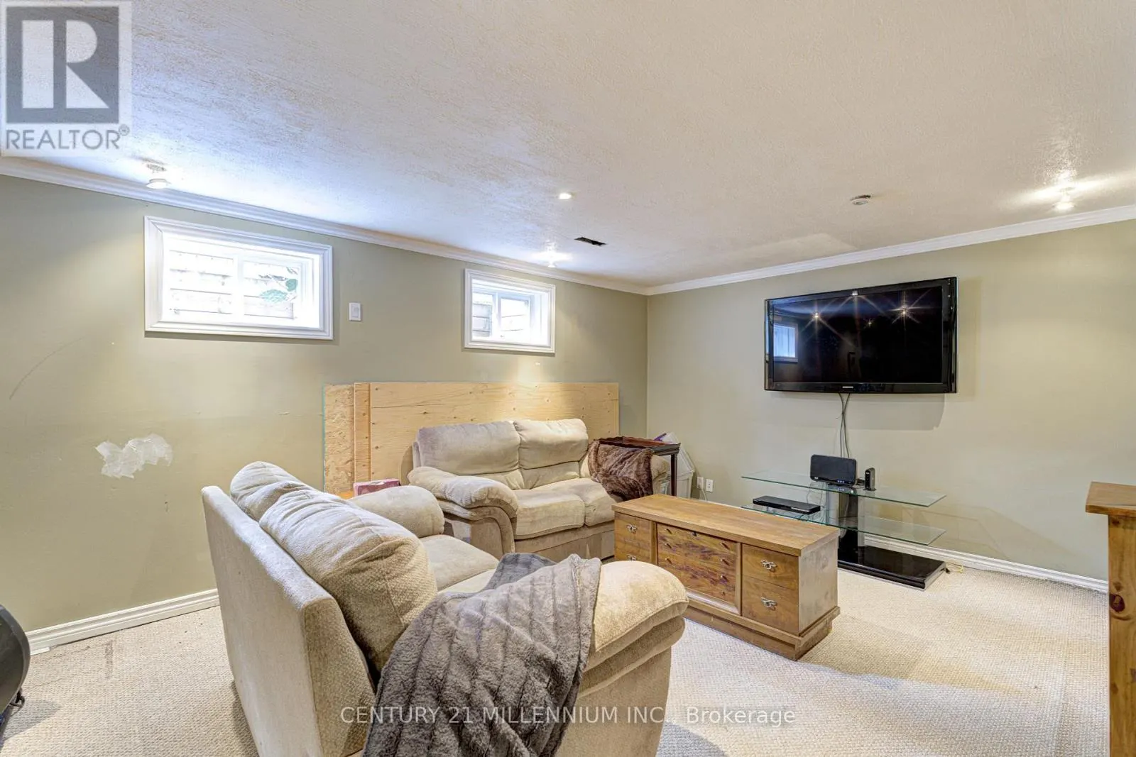17 EVESHAM CRESCENT