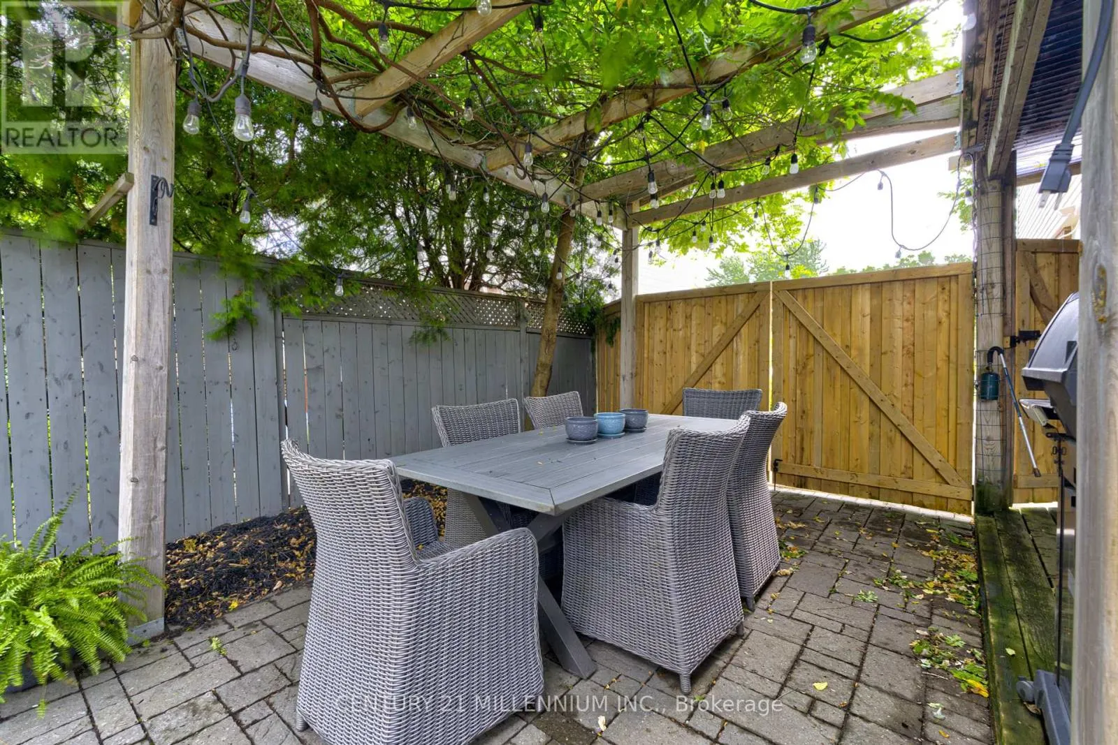 17 EVESHAM CRESCENT