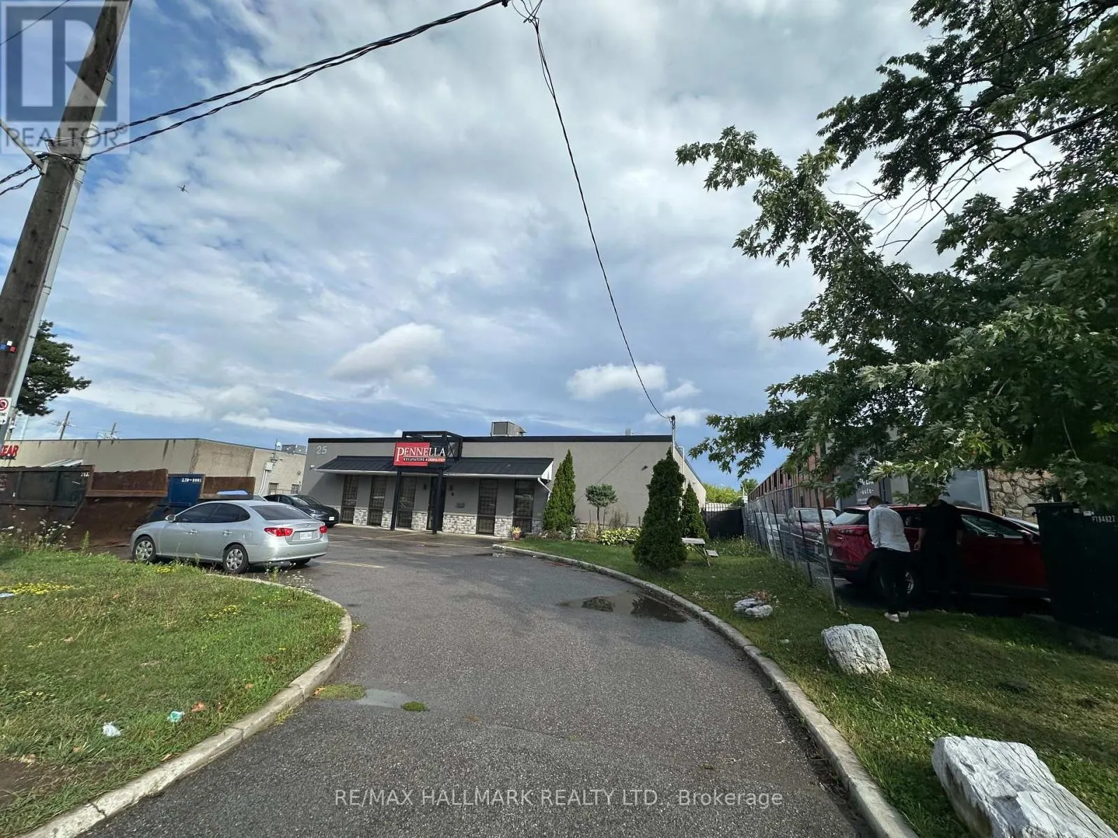 2A - 25 VANLEY CRESCENT