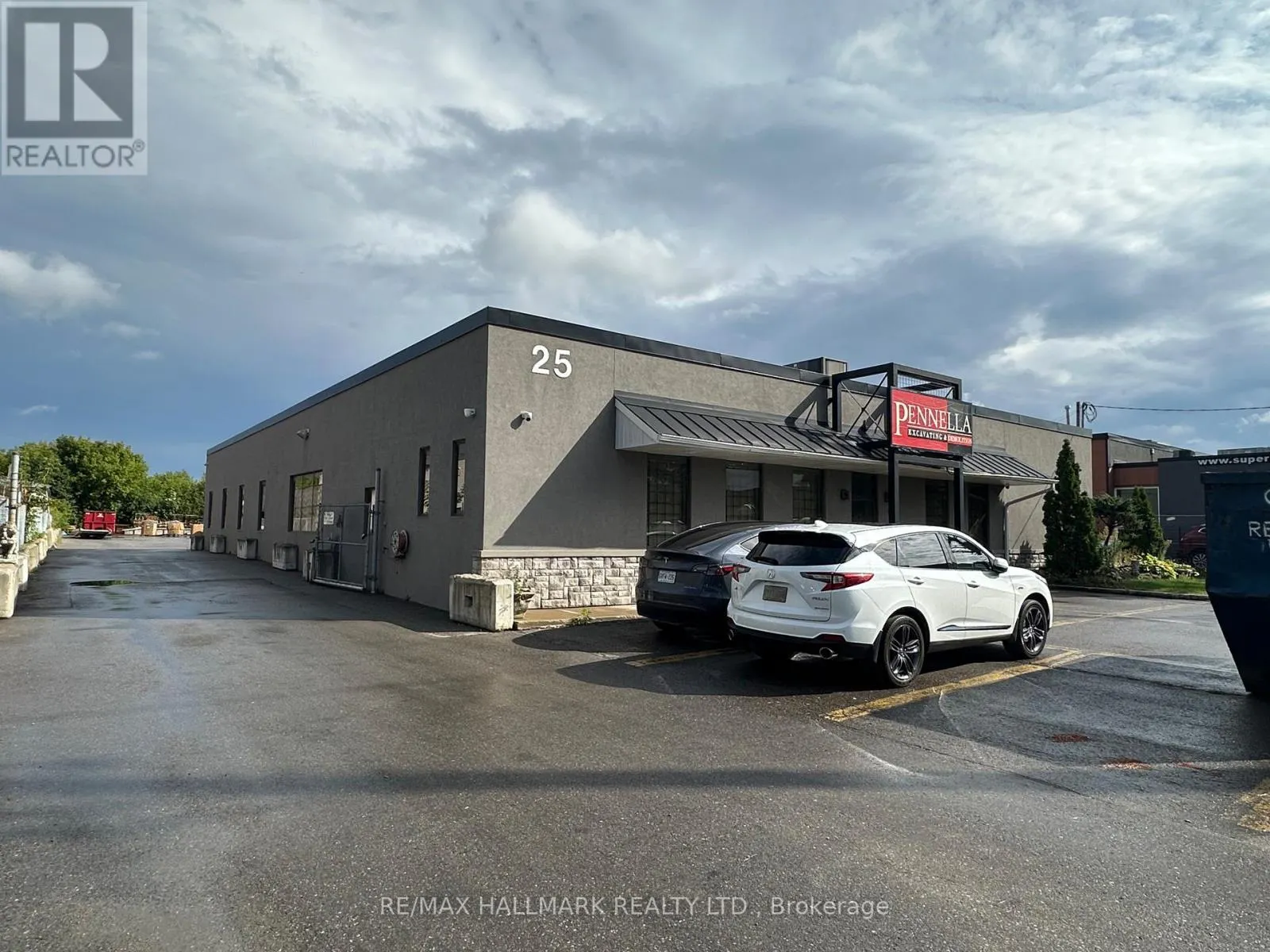2A - 25 VANLEY CRESCENT