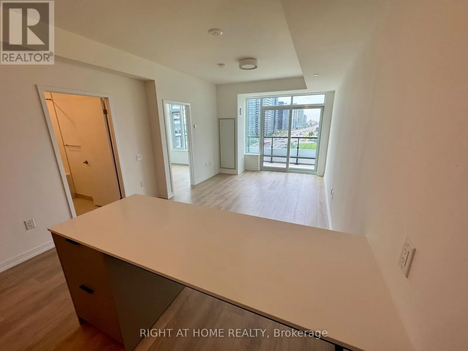 #821 - 2485 EGLINTON AVE W AVENUE
