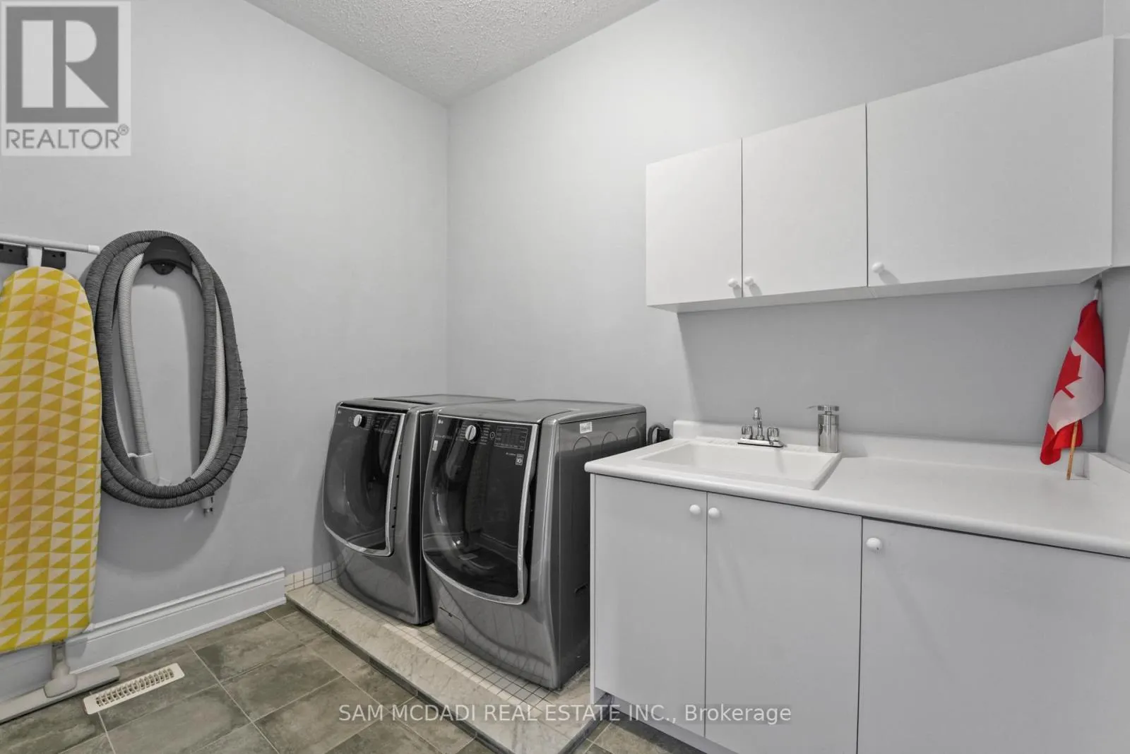 40 QUINTETTE CLOSE