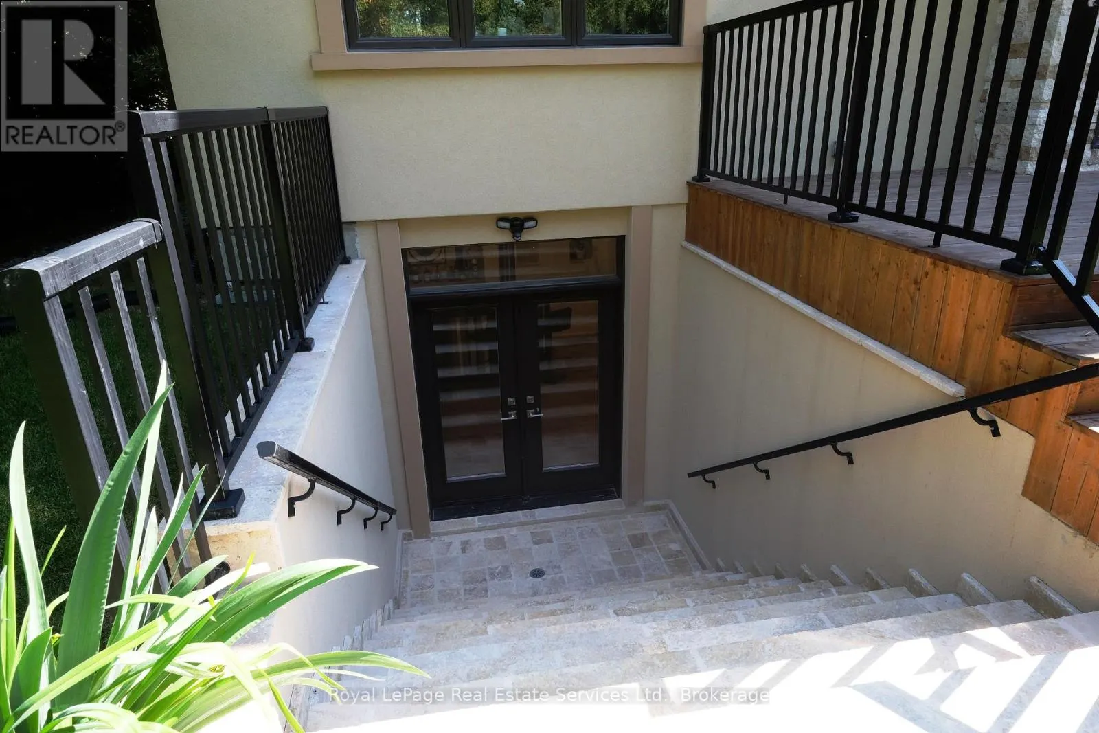 1211 PINEGROVE ROAD