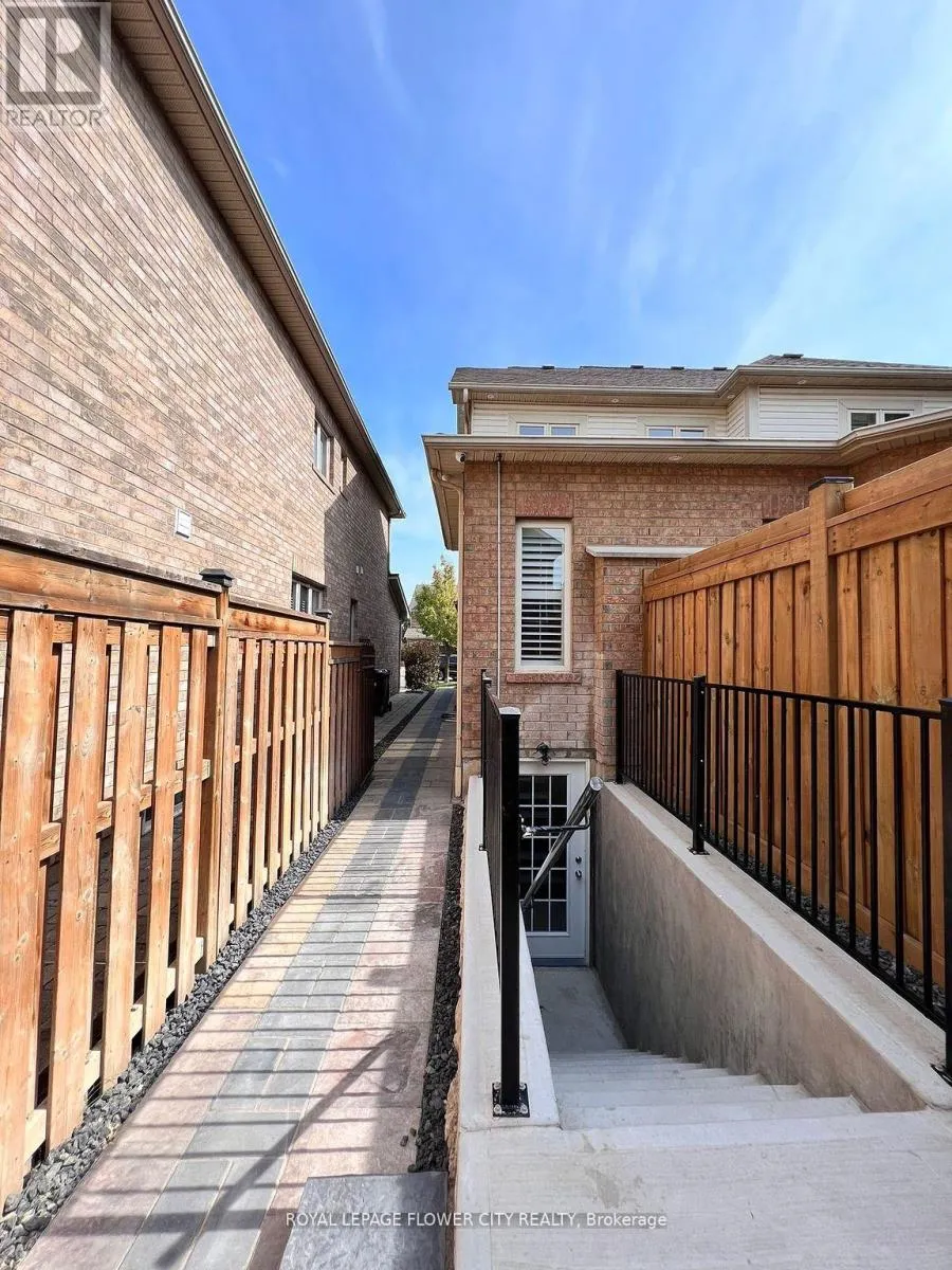 6936 HISTORIC TRAIL
