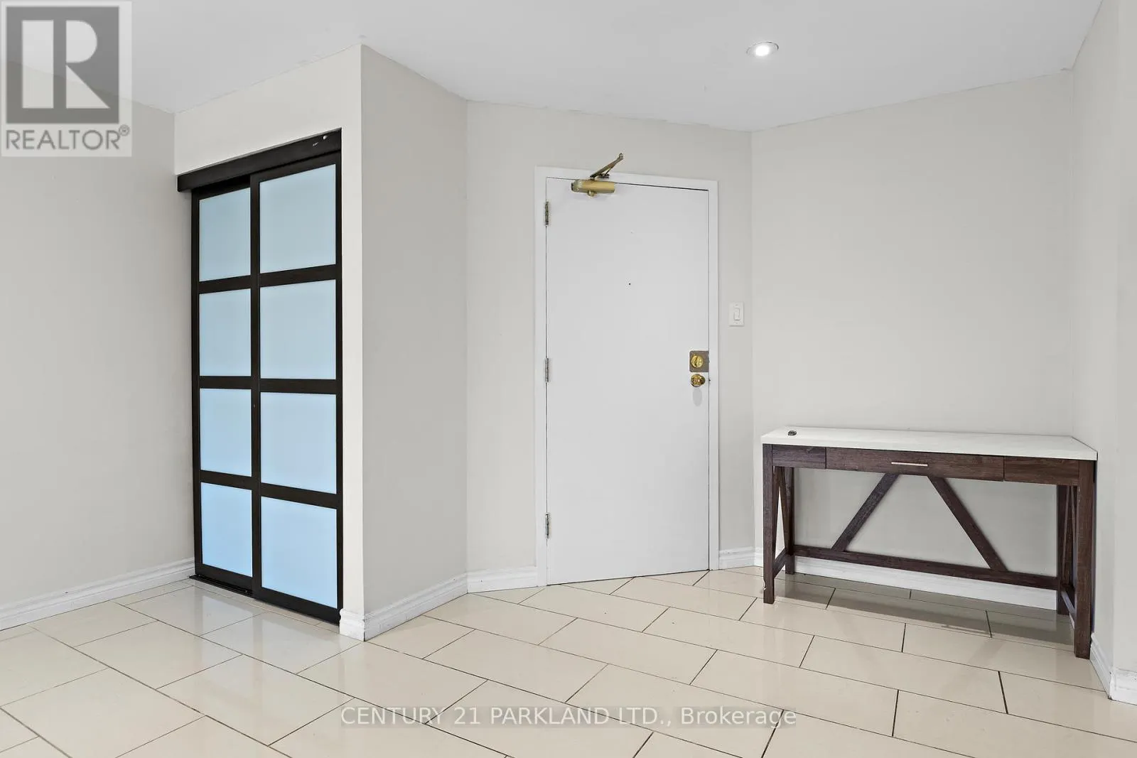 112 - 35 TRAILWOOD DRIVE