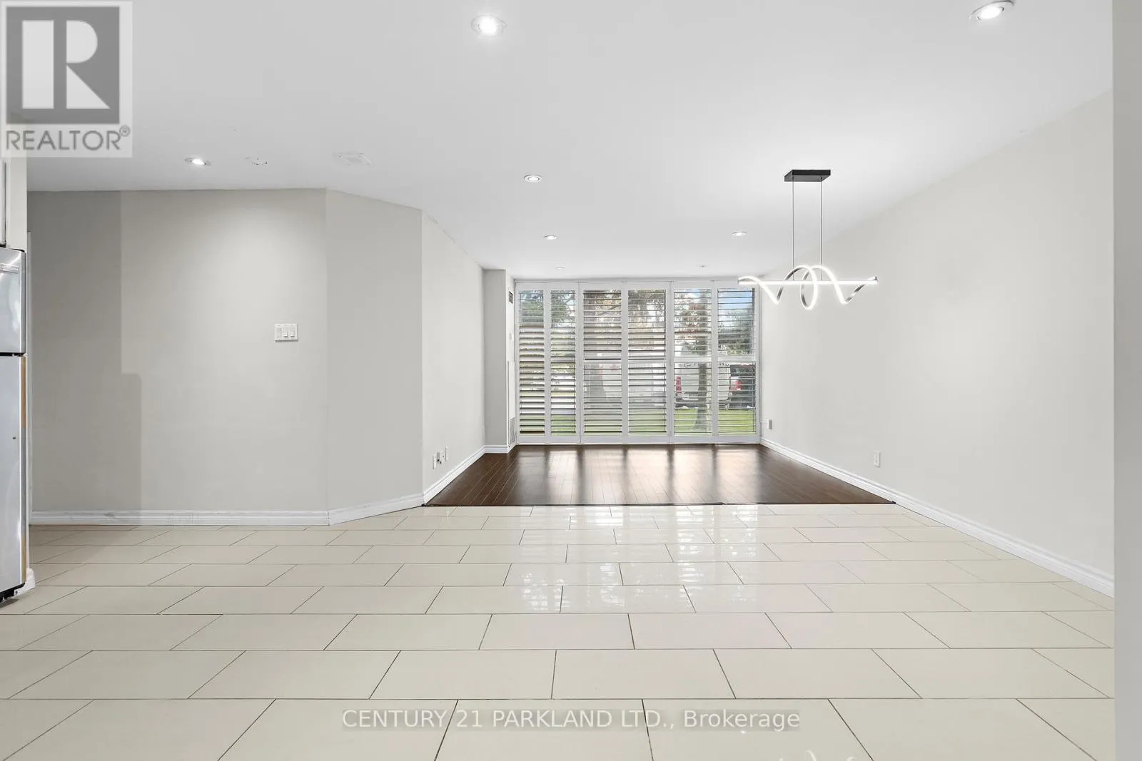 112 - 35 TRAILWOOD DRIVE