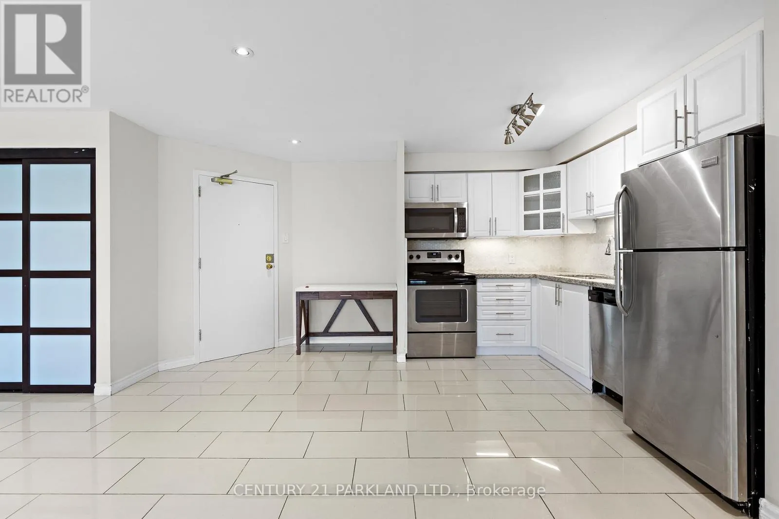 112 - 35 TRAILWOOD DRIVE