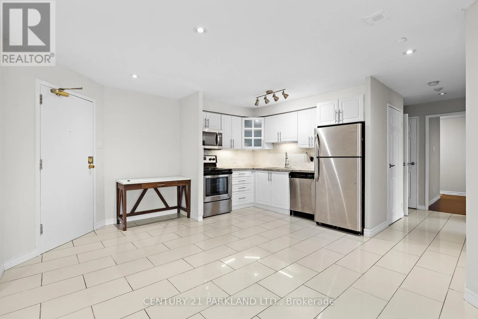 112 - 35 TRAILWOOD DRIVE