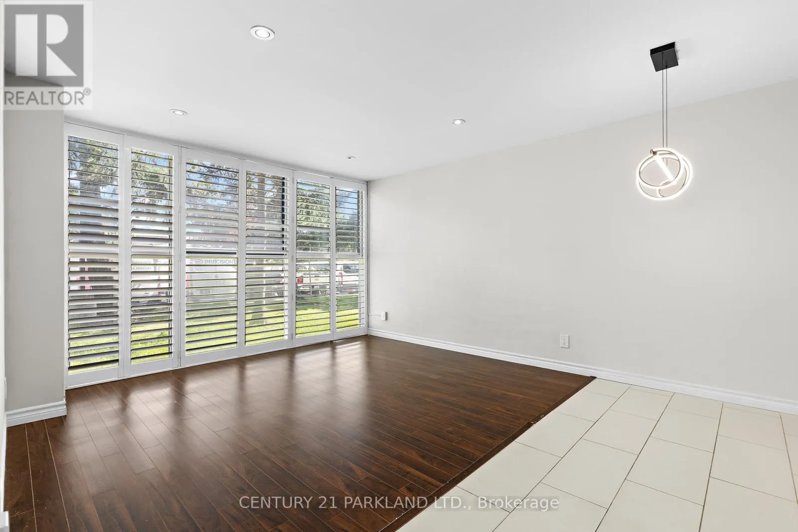112 - 35 TRAILWOOD DRIVE