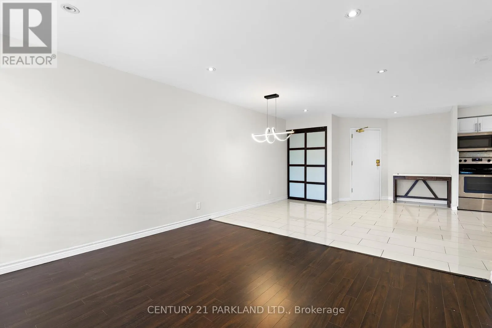 112 - 35 TRAILWOOD DRIVE