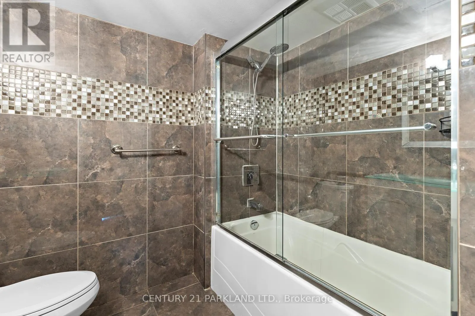 112 - 35 TRAILWOOD DRIVE