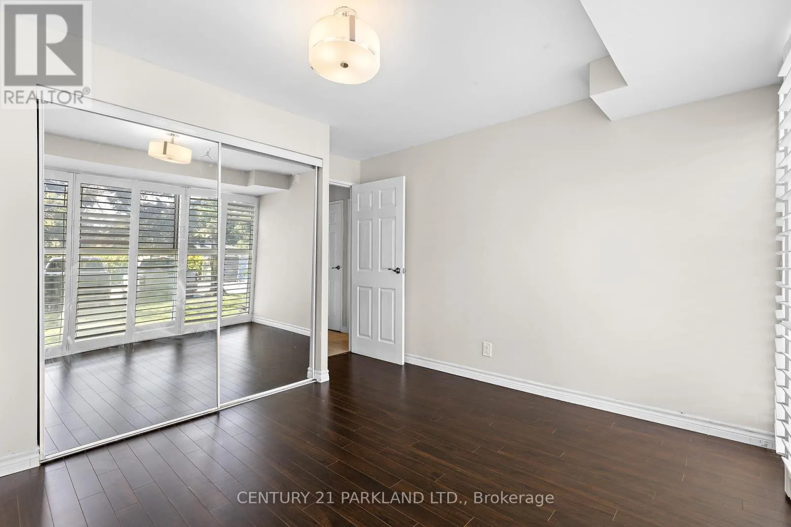 112 - 35 TRAILWOOD DRIVE