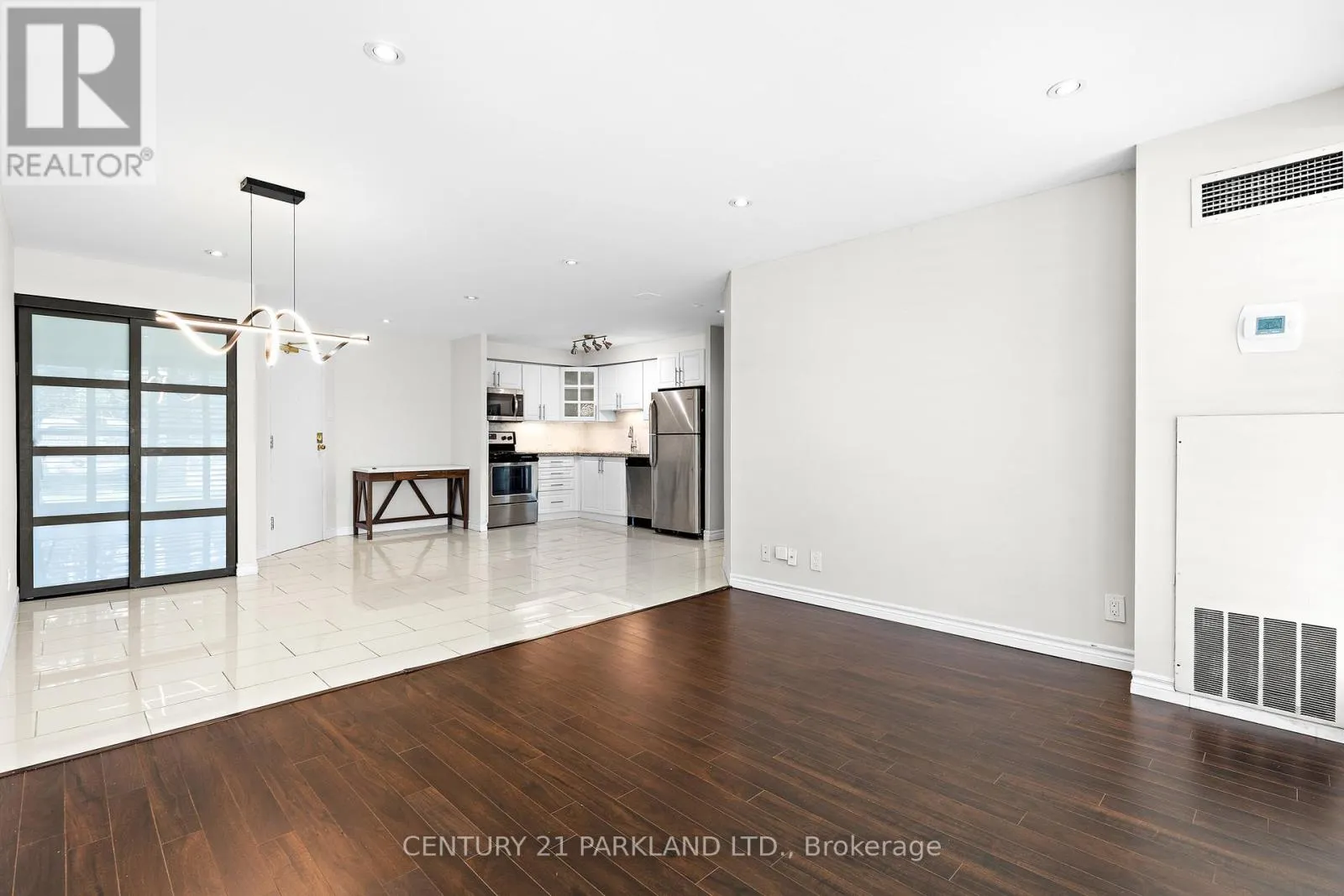 112 - 35 TRAILWOOD DRIVE