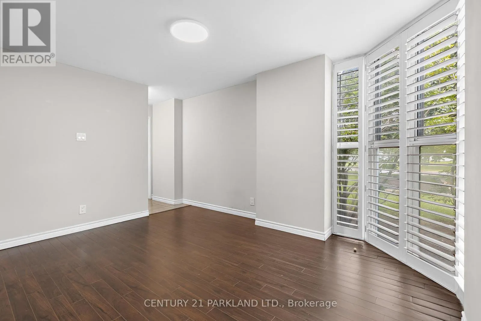 112 - 35 TRAILWOOD DRIVE