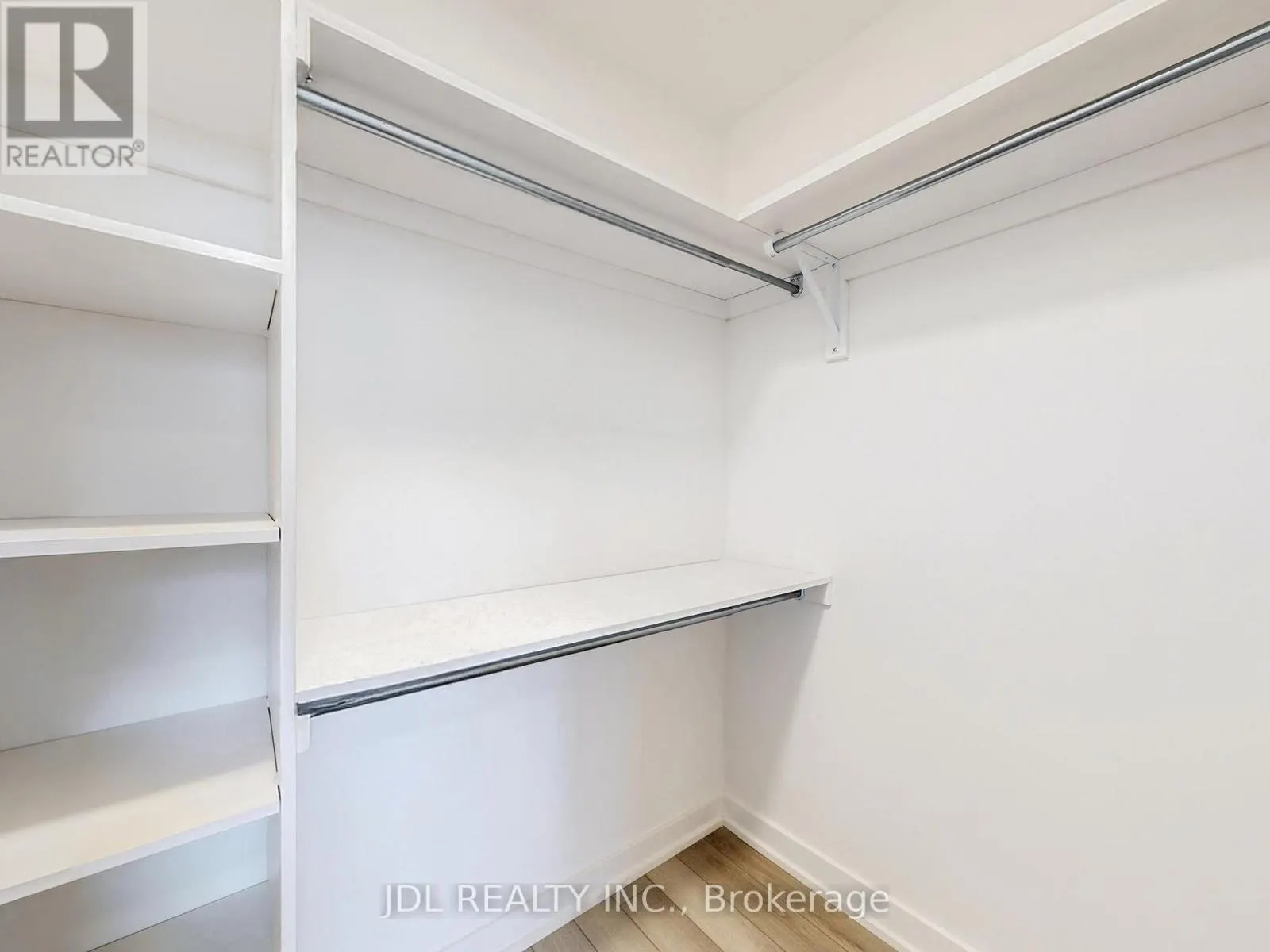 309 - 3079 TRAFALGAR ROAD E