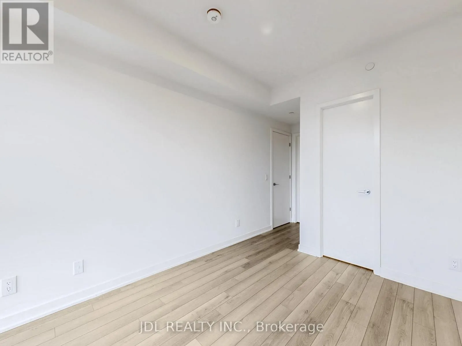 309 - 3079 TRAFALGAR ROAD E