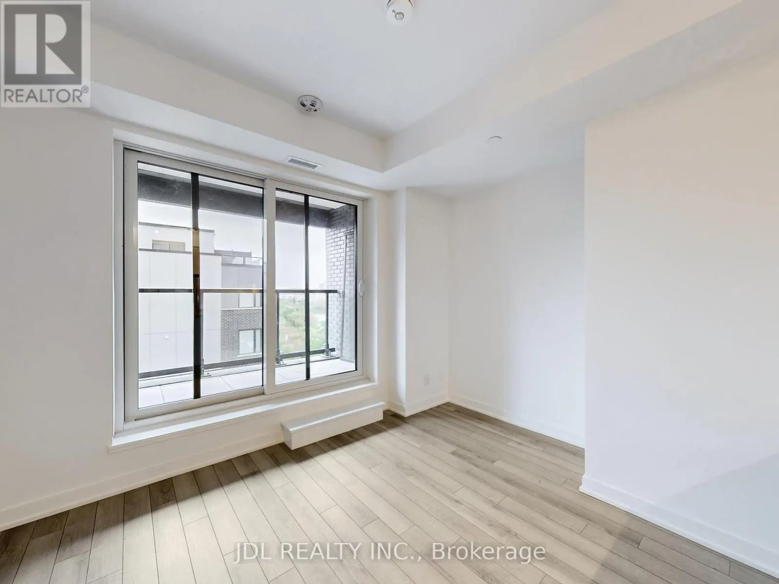 309 - 3079 TRAFALGAR ROAD E
