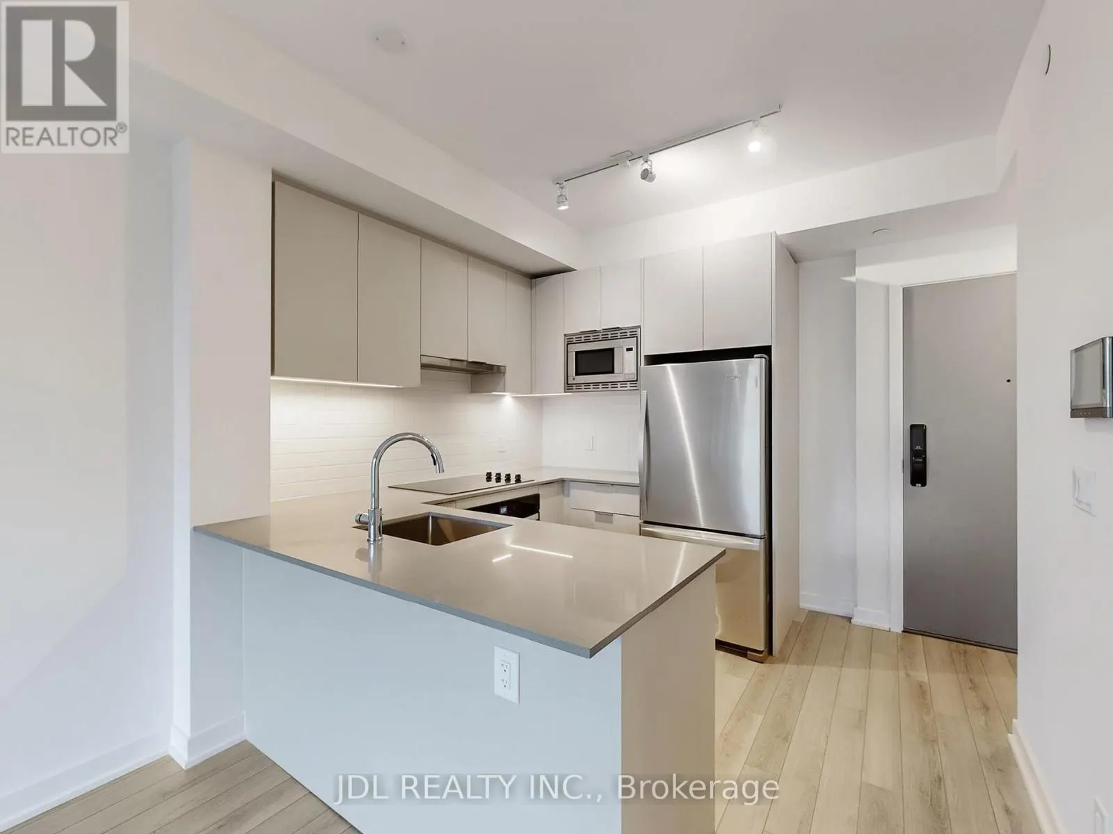 309 - 3079 TRAFALGAR ROAD E