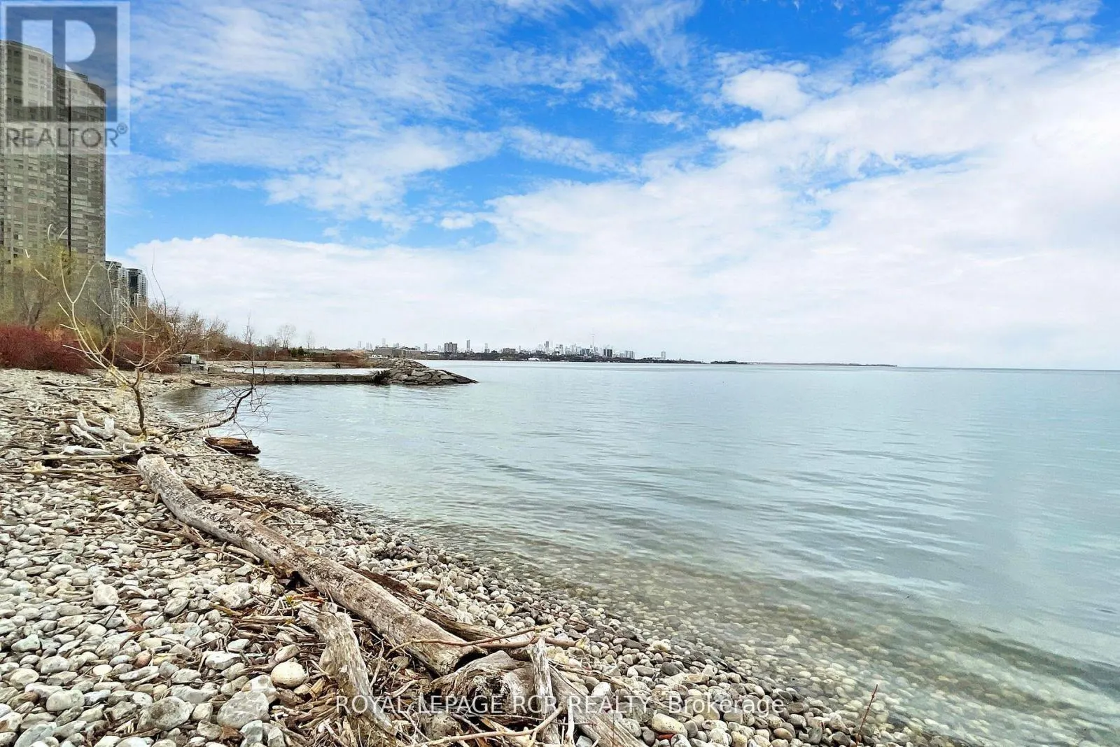 903 - 2067 LAKESHORE BOULEVARD W