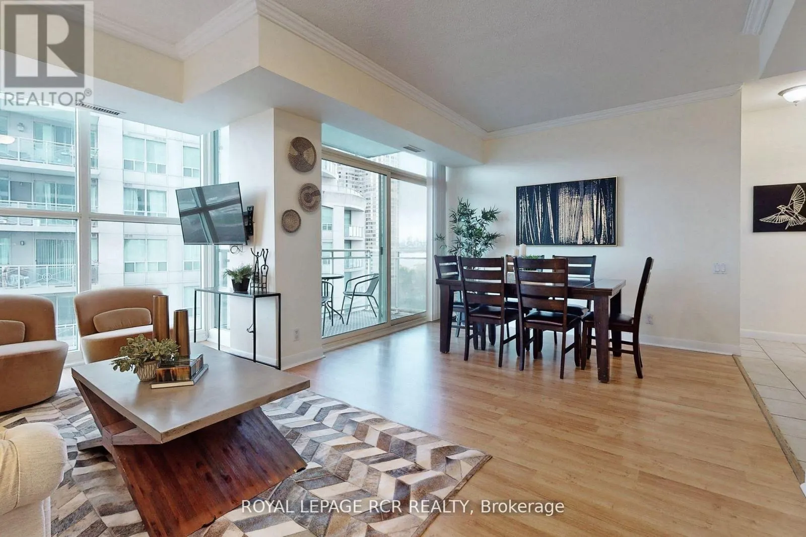903 - 2067 LAKESHORE BOULEVARD W