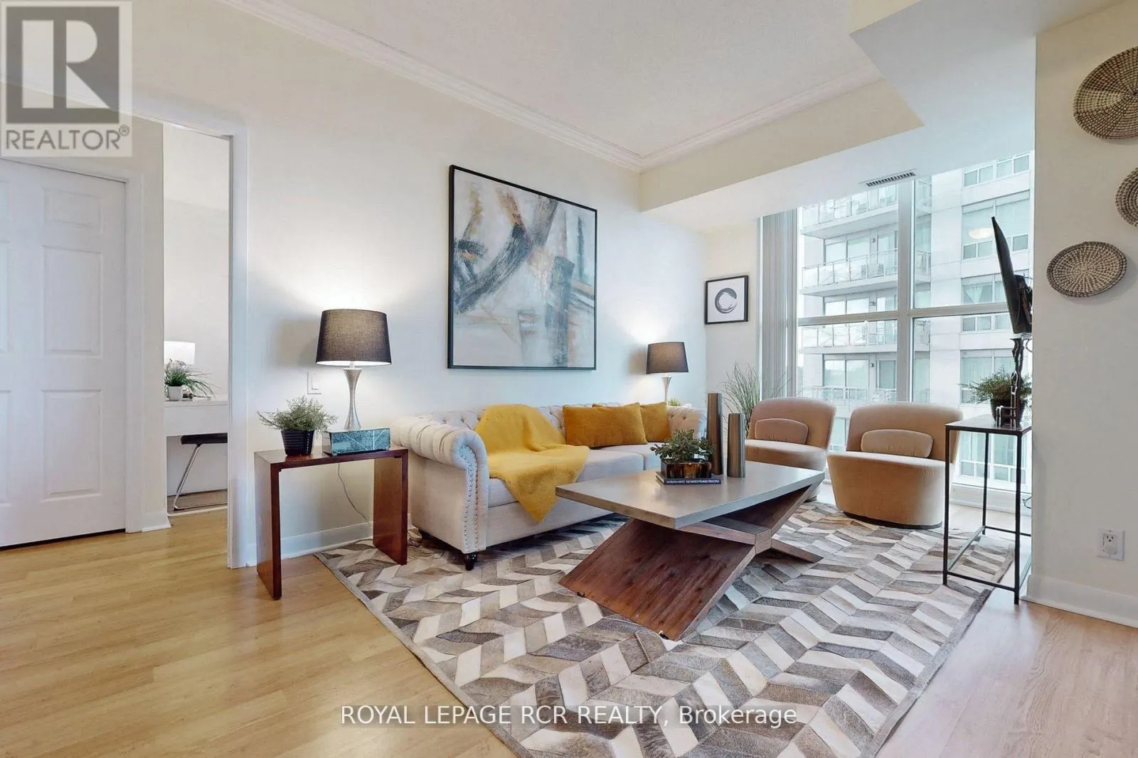 903 - 2067 LAKESHORE BOULEVARD W
