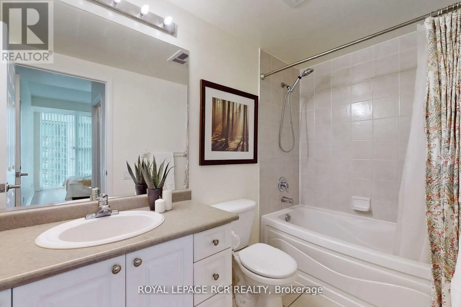 903 - 2067 LAKESHORE BOULEVARD W