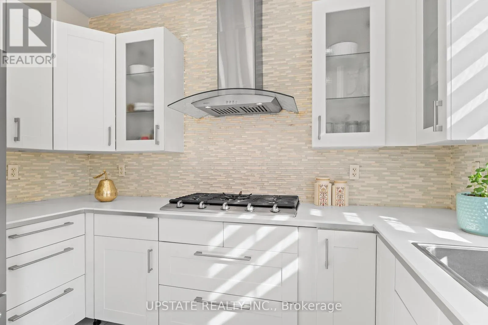 2 SEVERIN STREET
