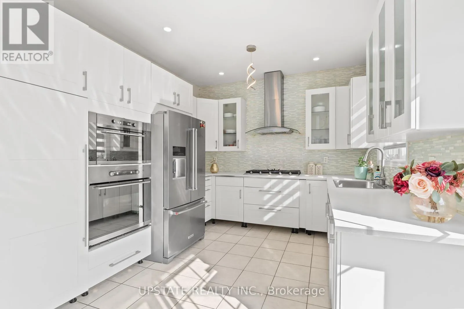 2 SEVERIN STREET