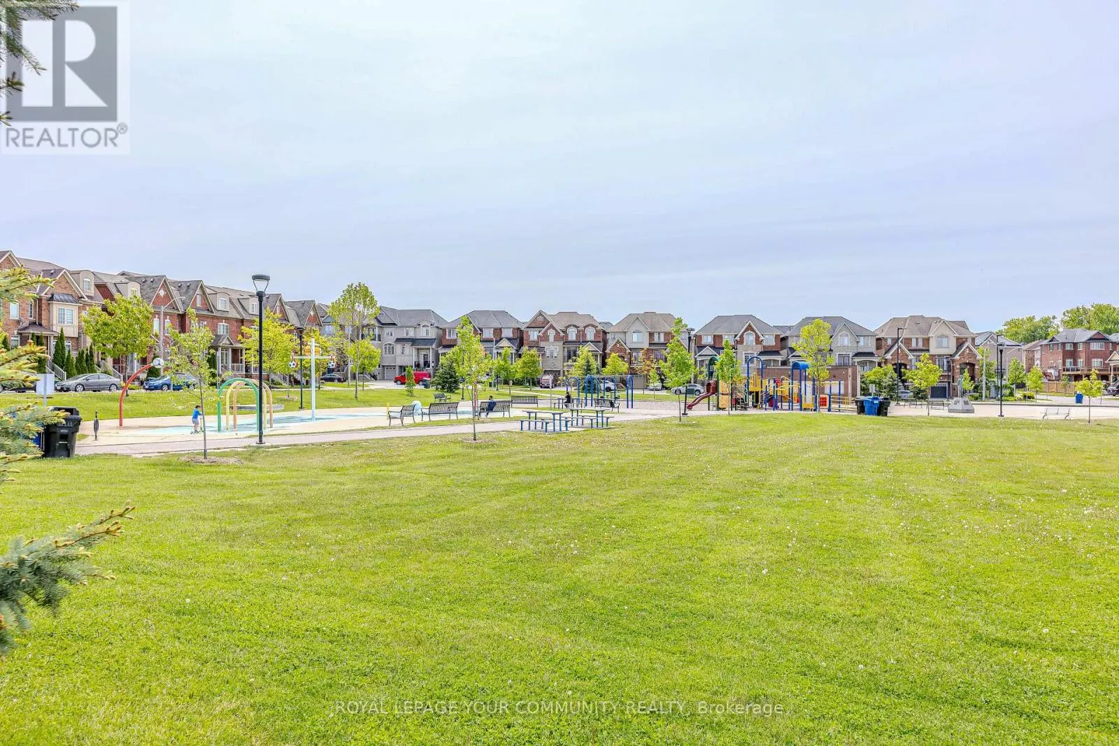 5 - 149 ISAAC DEVINS BOULEVARD