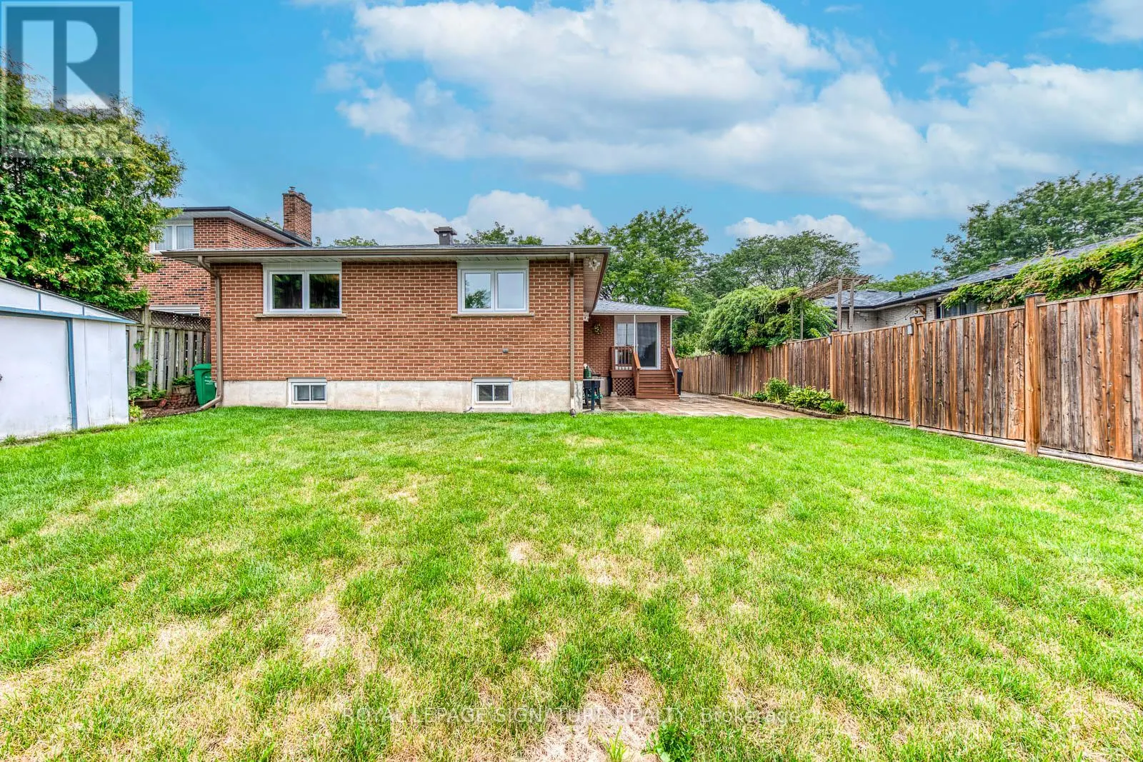 2446 POPLAR CRESCENT