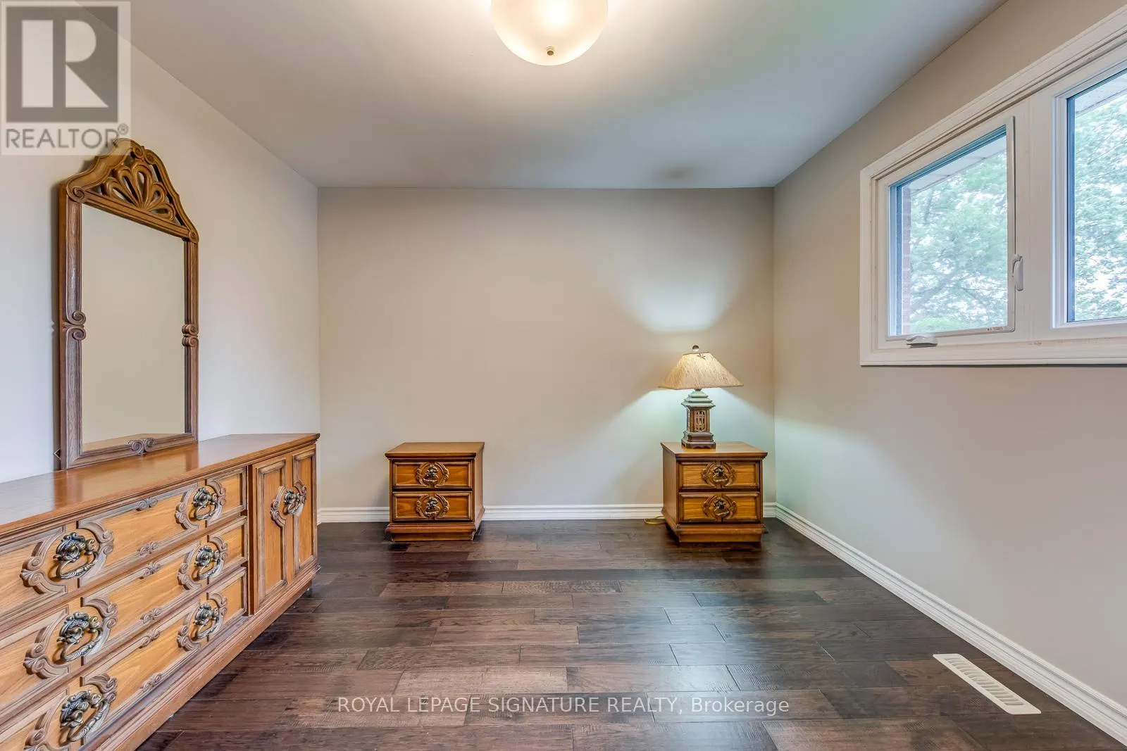 2446 POPLAR CRESCENT