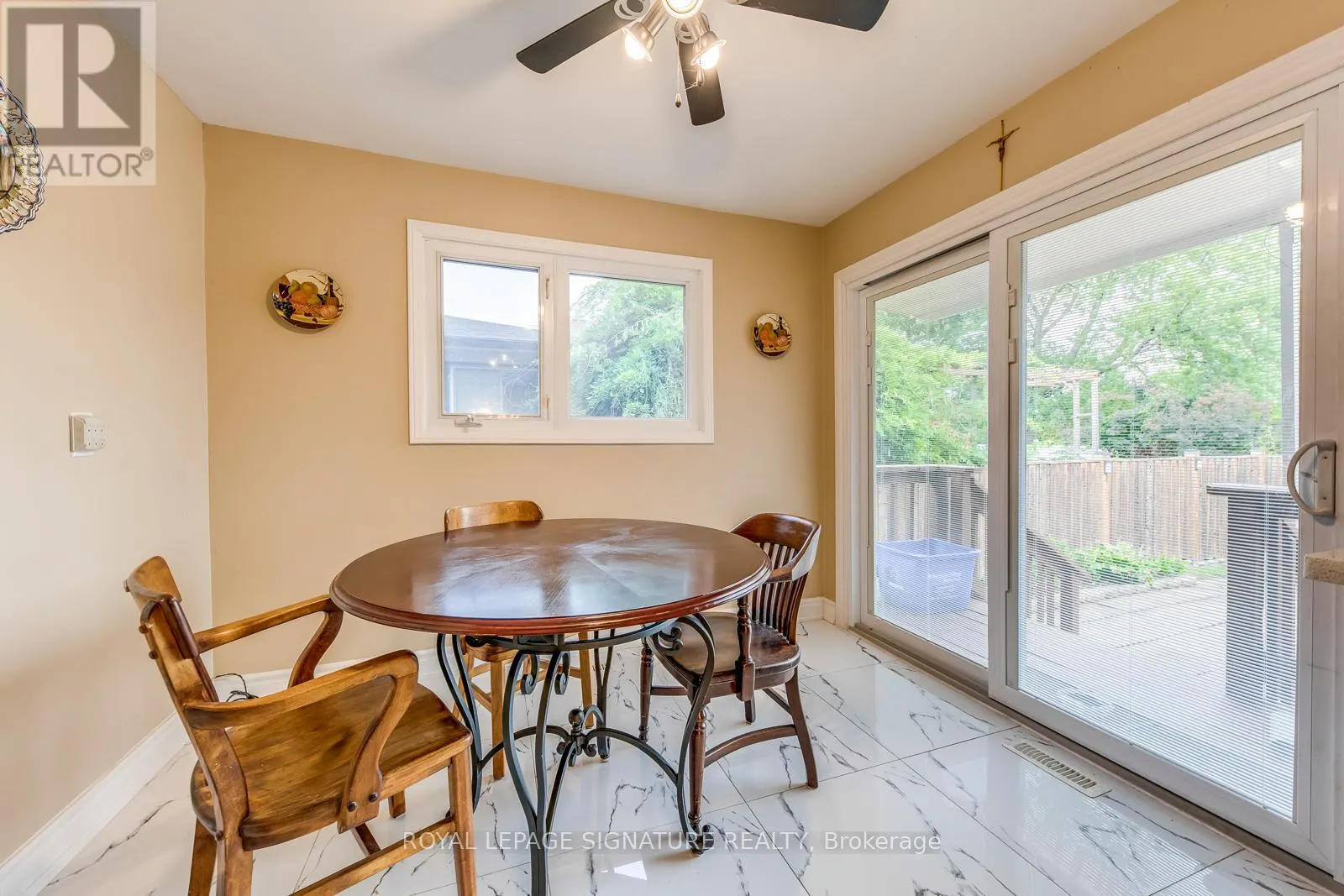 2446 POPLAR CRESCENT