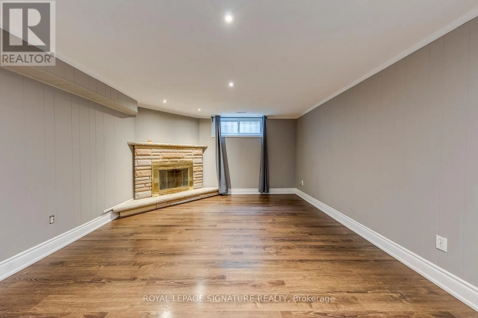 2446 POPLAR CRESCENT