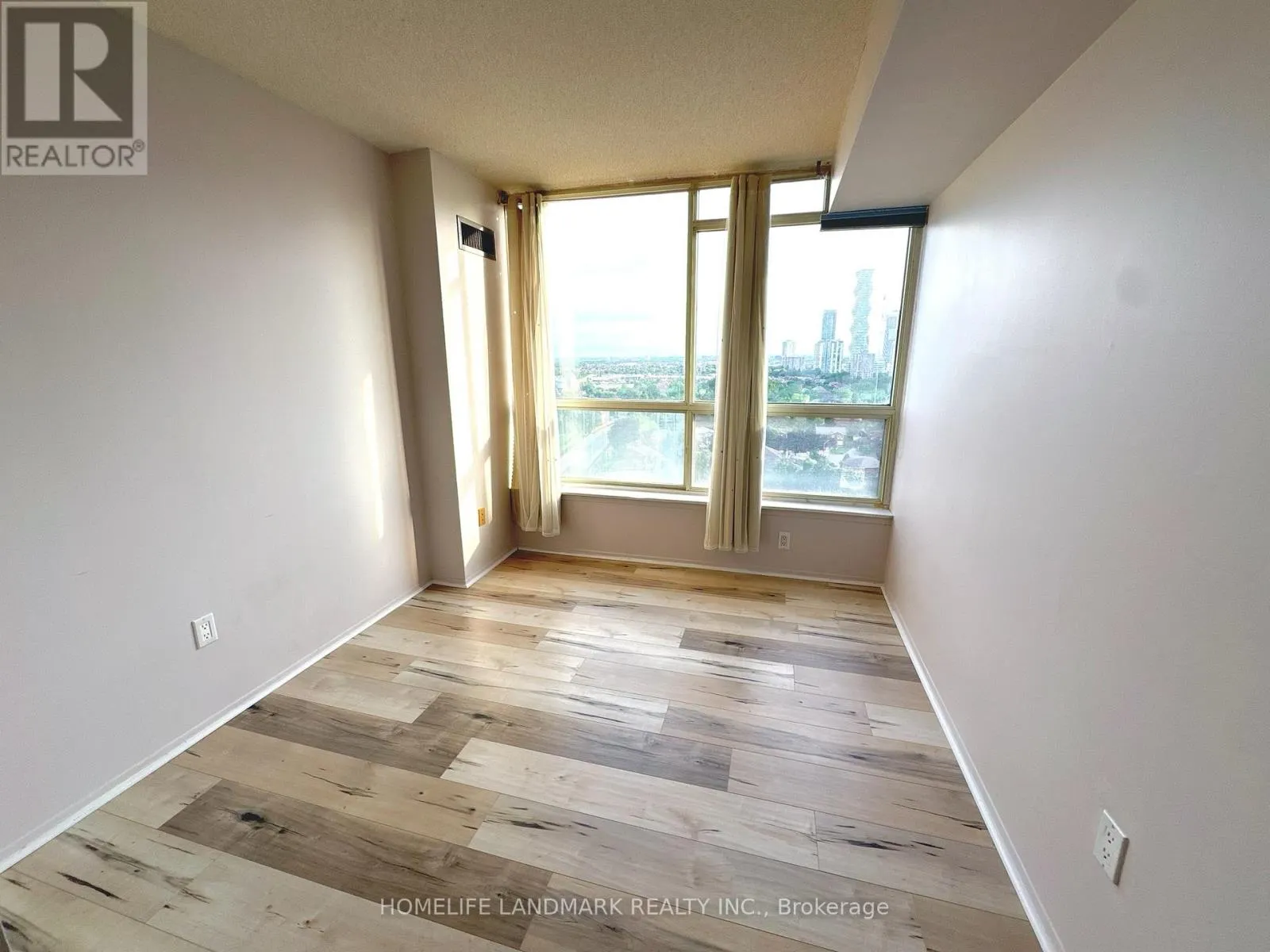 2014 - 55 ELM DRIVE W