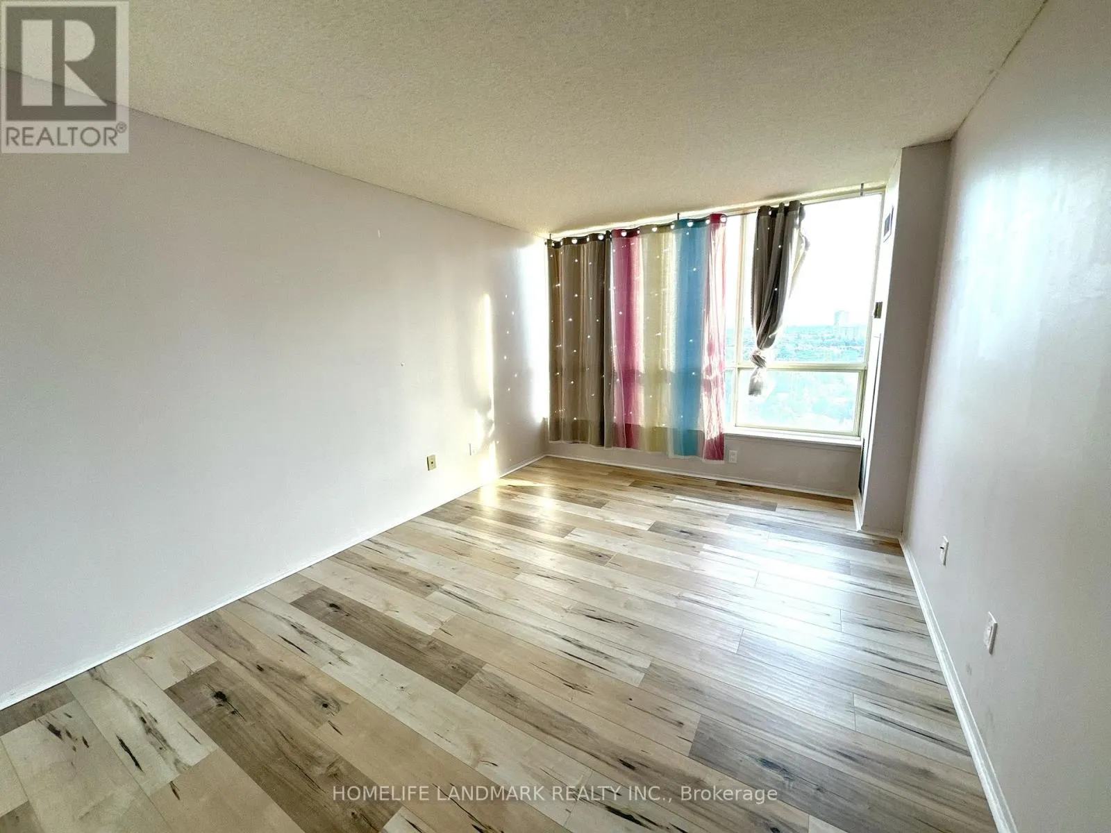 2014 - 55 ELM DRIVE W