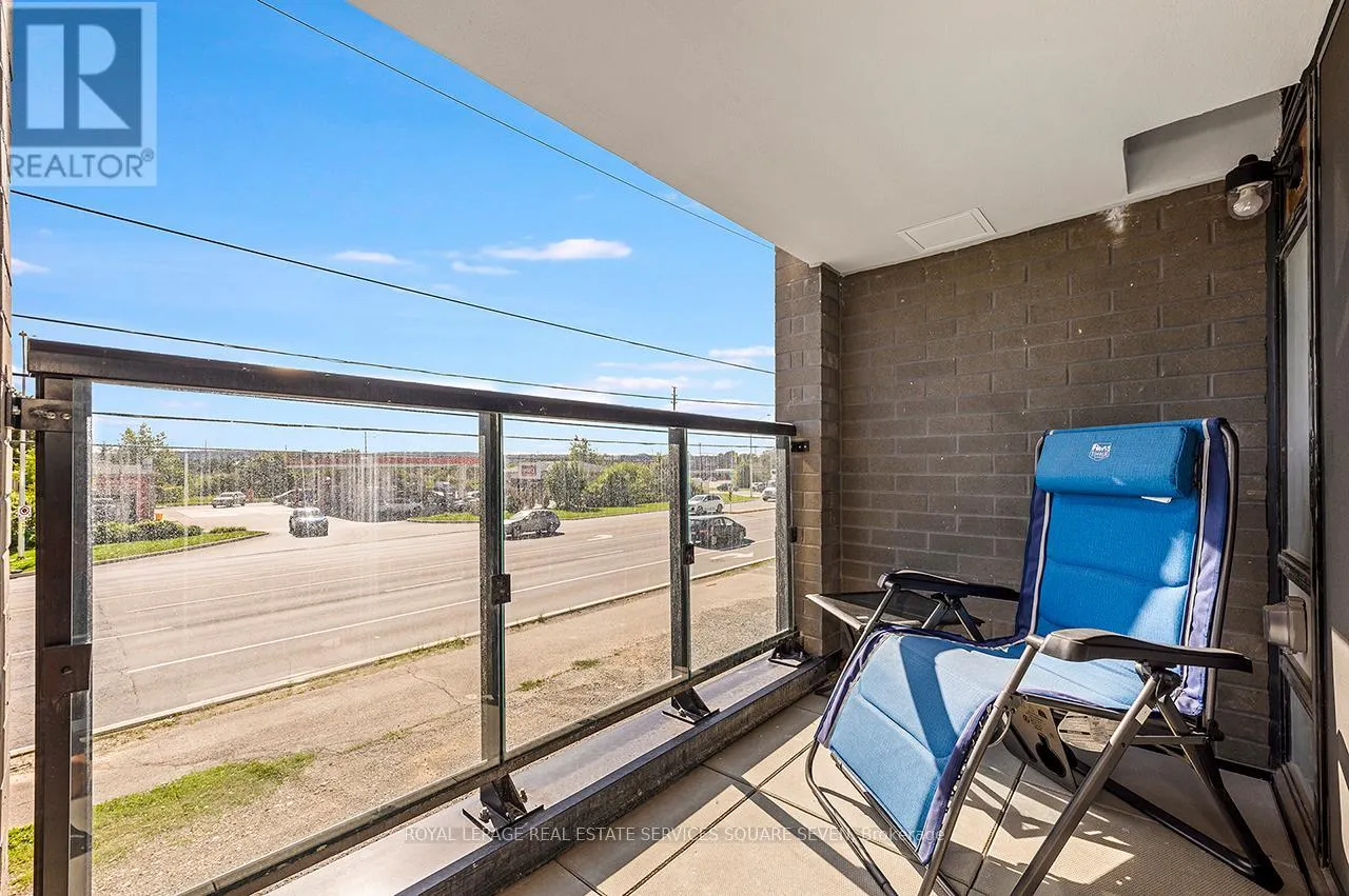 TH 105 - 8010 DERRY ROAD W