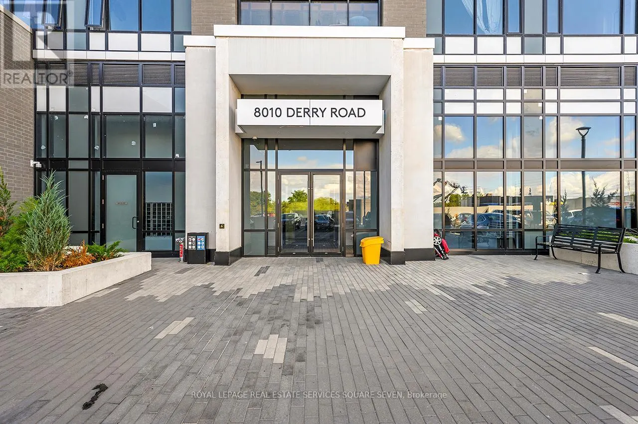 TH 105 - 8010 DERRY ROAD W