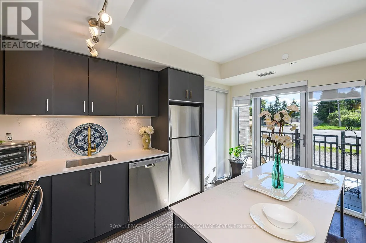 TH 105 - 8010 DERRY ROAD W