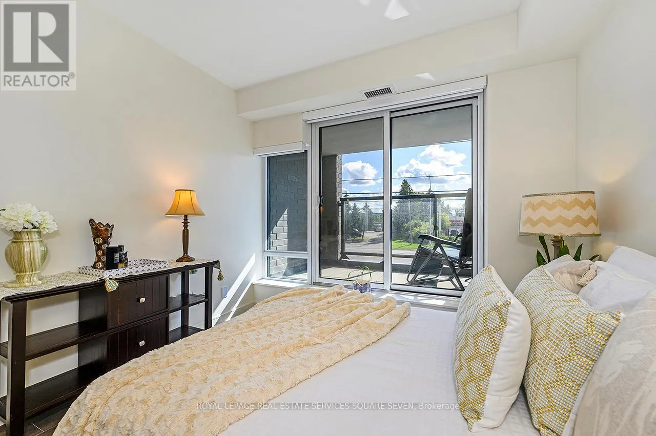 TH 105 - 8010 DERRY ROAD W