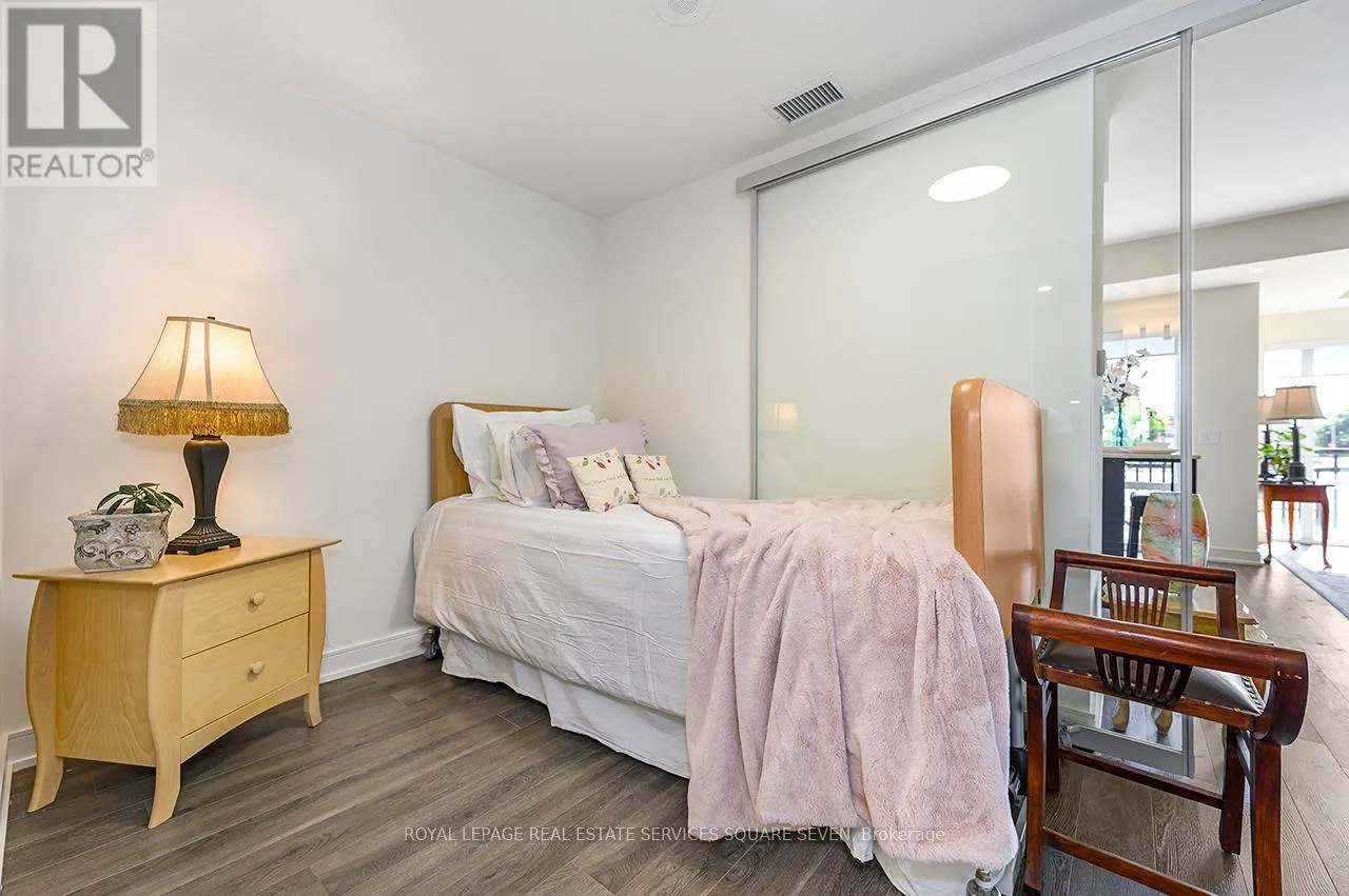TH 105 - 8010 DERRY ROAD W